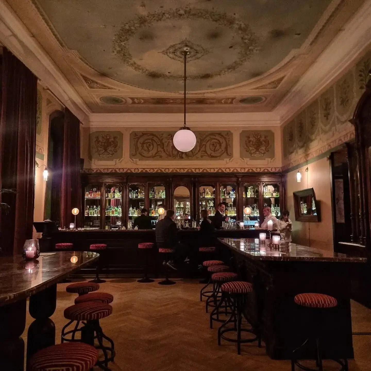 Apotheka Bar